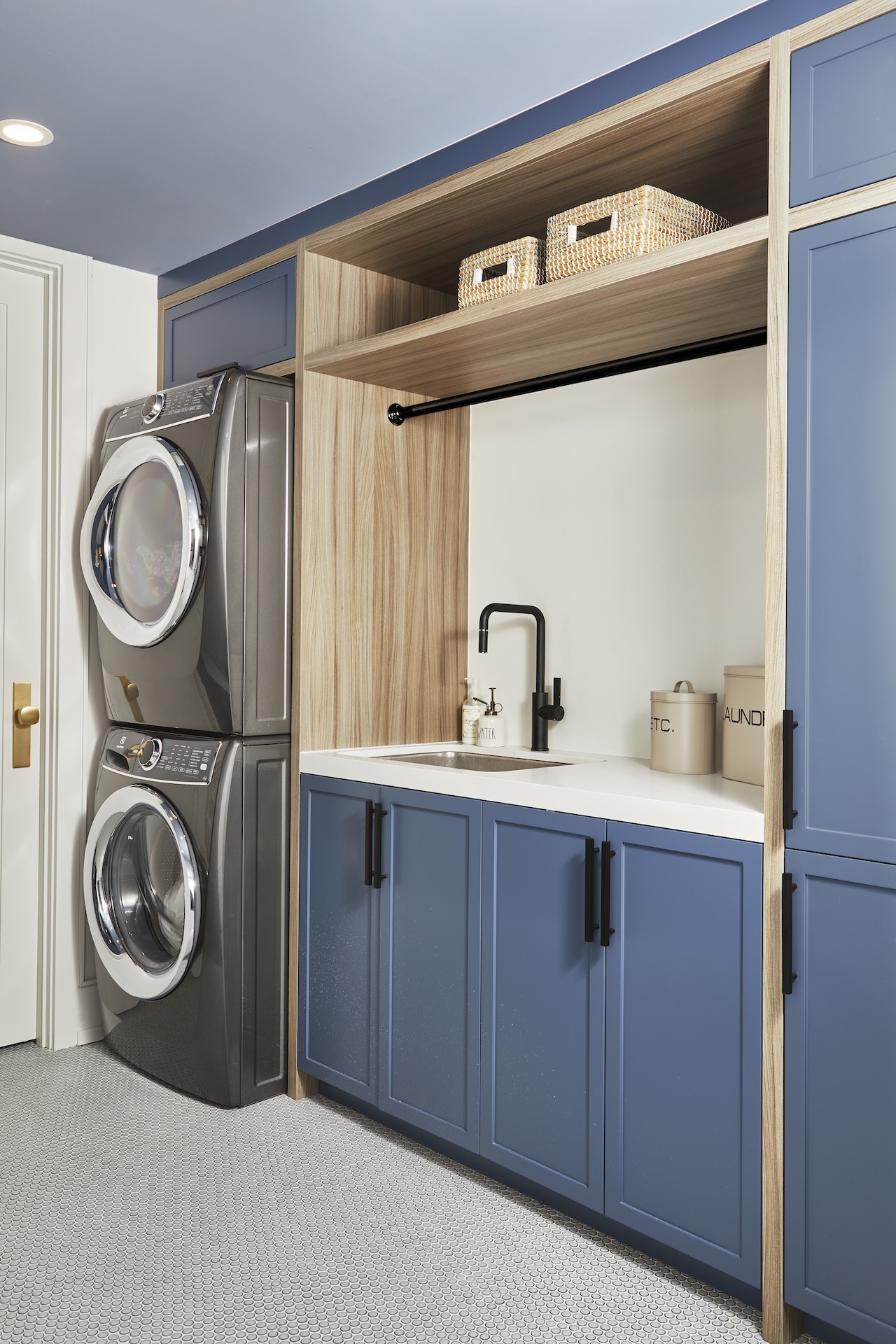 Ideas For Laundry Room Storage Cabinets — image 3